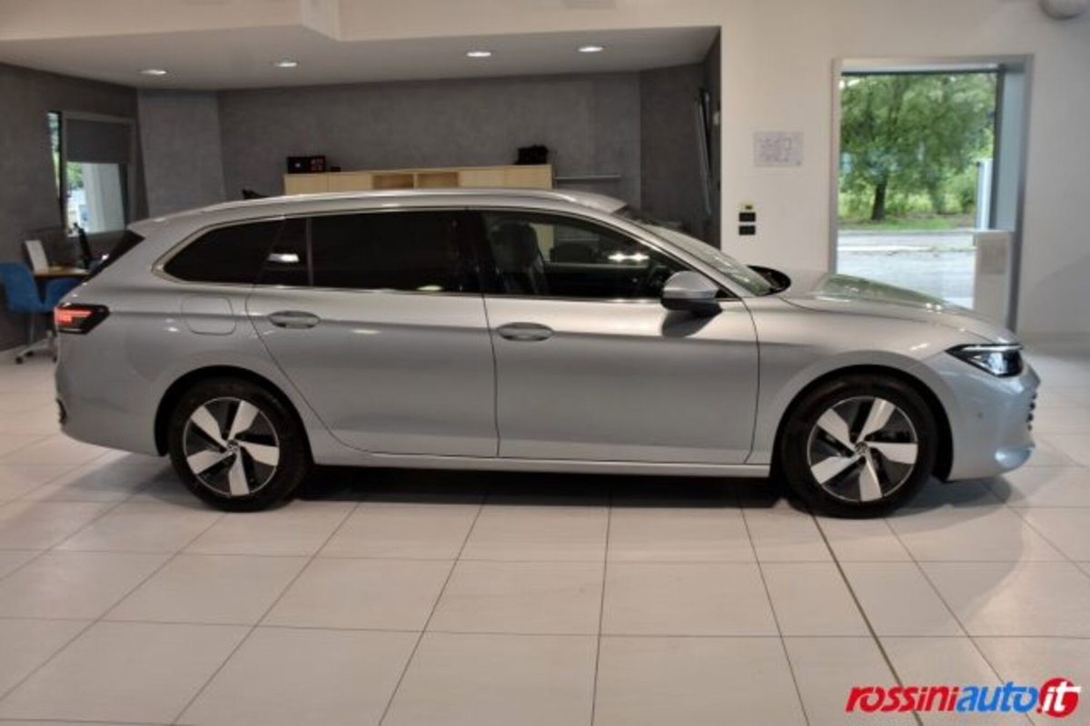 Volkswagen Passat 2.0 tdi scr R-Line 150cv dsg (6)