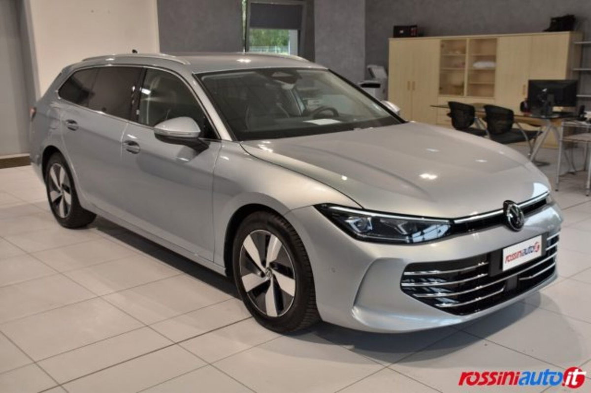 Volkswagen Passat 2.0 tdi scr R-Line 150cv dsg (7)