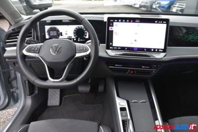 Volkswagen Passat 2.0 tdi scr R-Line 150cv dsg (9)