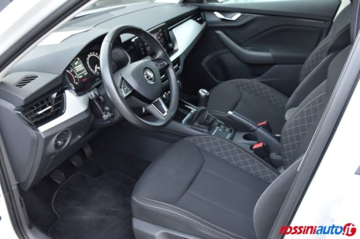 Skoda Kamiq 1.0 G-Tec Style (11)