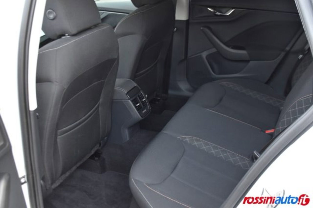 Skoda Kamiq 1.0 G-Tec Style (12)