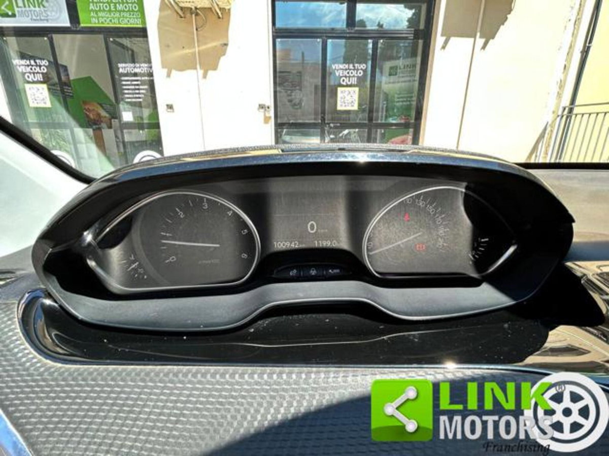 Peugeot 2008 100 Active (7)