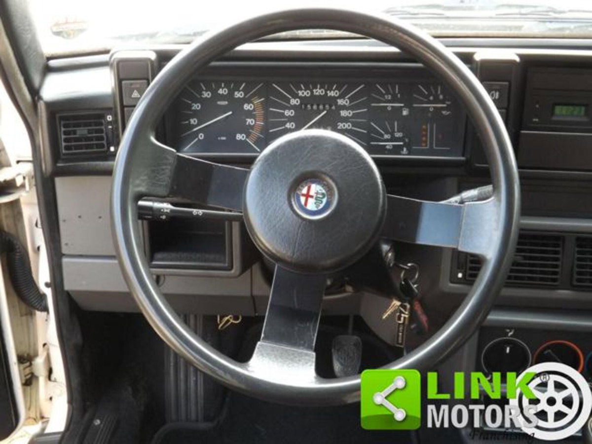Alfa Romeo 75 2.0 (16)
