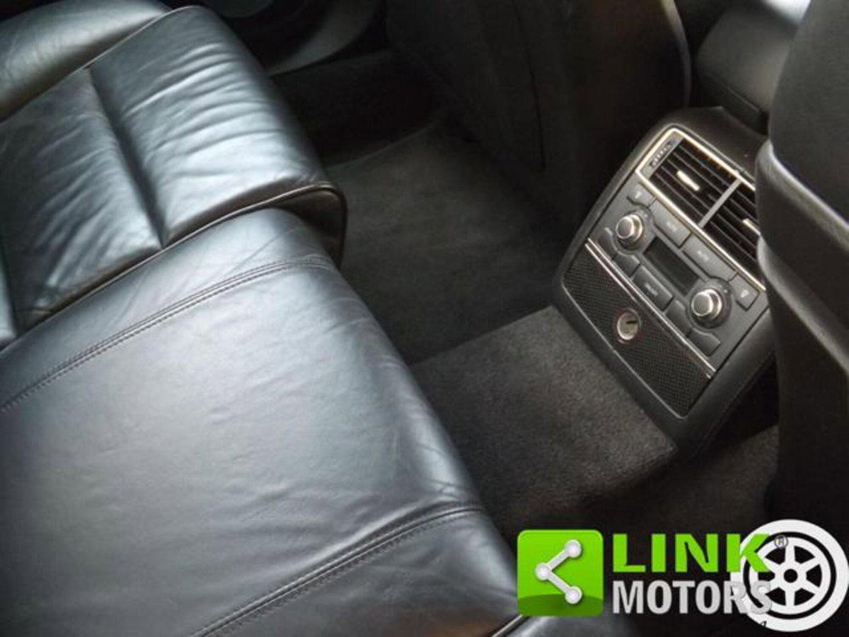Audi S8 5.2 V10 quattro tiptronic (17)