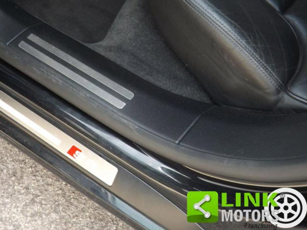 Audi S8 5.2 V10 quattro tiptronic (18)