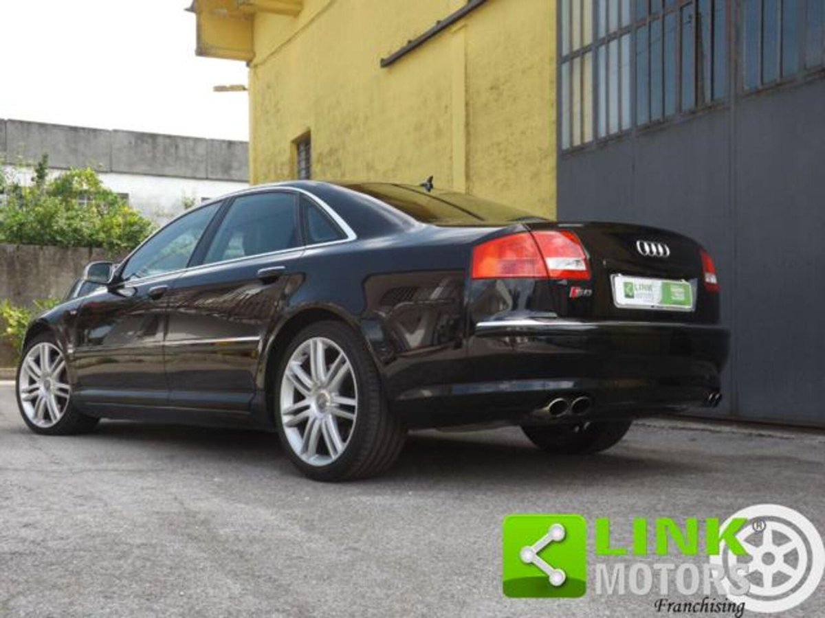 Audi S8 5.2 V10 quattro tiptronic (5)