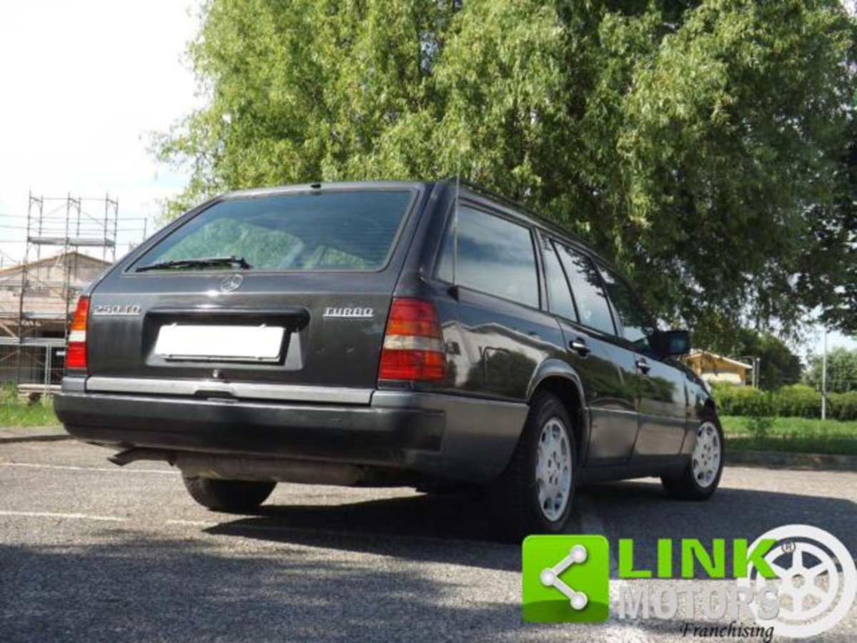Mercedes-Benz 250 Station Wagon 250 TD turbodiesel cat Station Wagon (14)