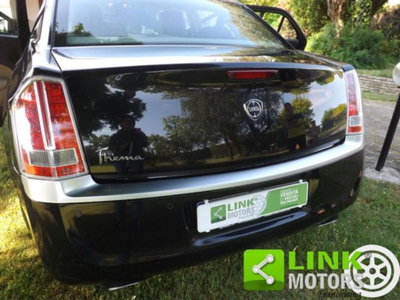 Lancia Thema 3.0 V6 Multijet II 239 CV Executive (11)