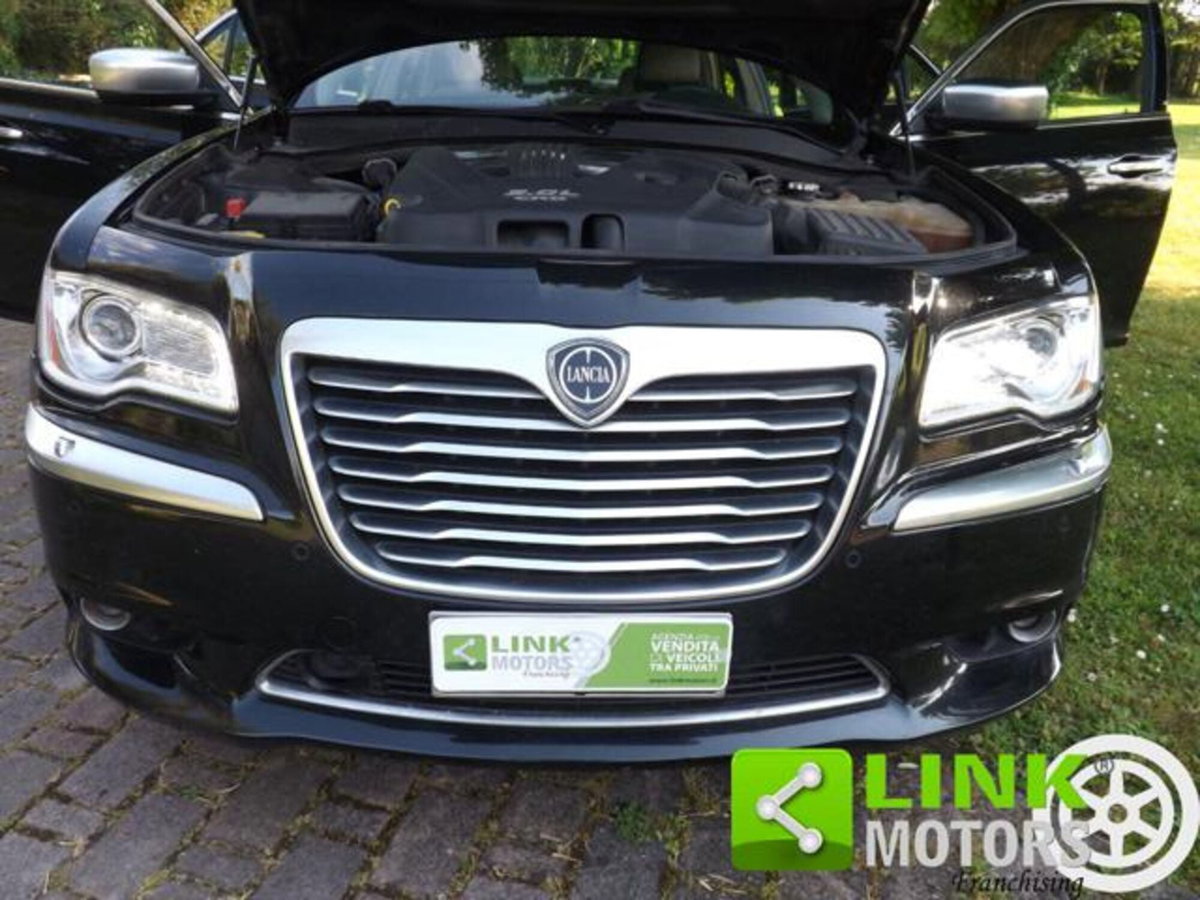 Lancia Thema 3.0 V6 Multijet II 239 CV Executive (14)