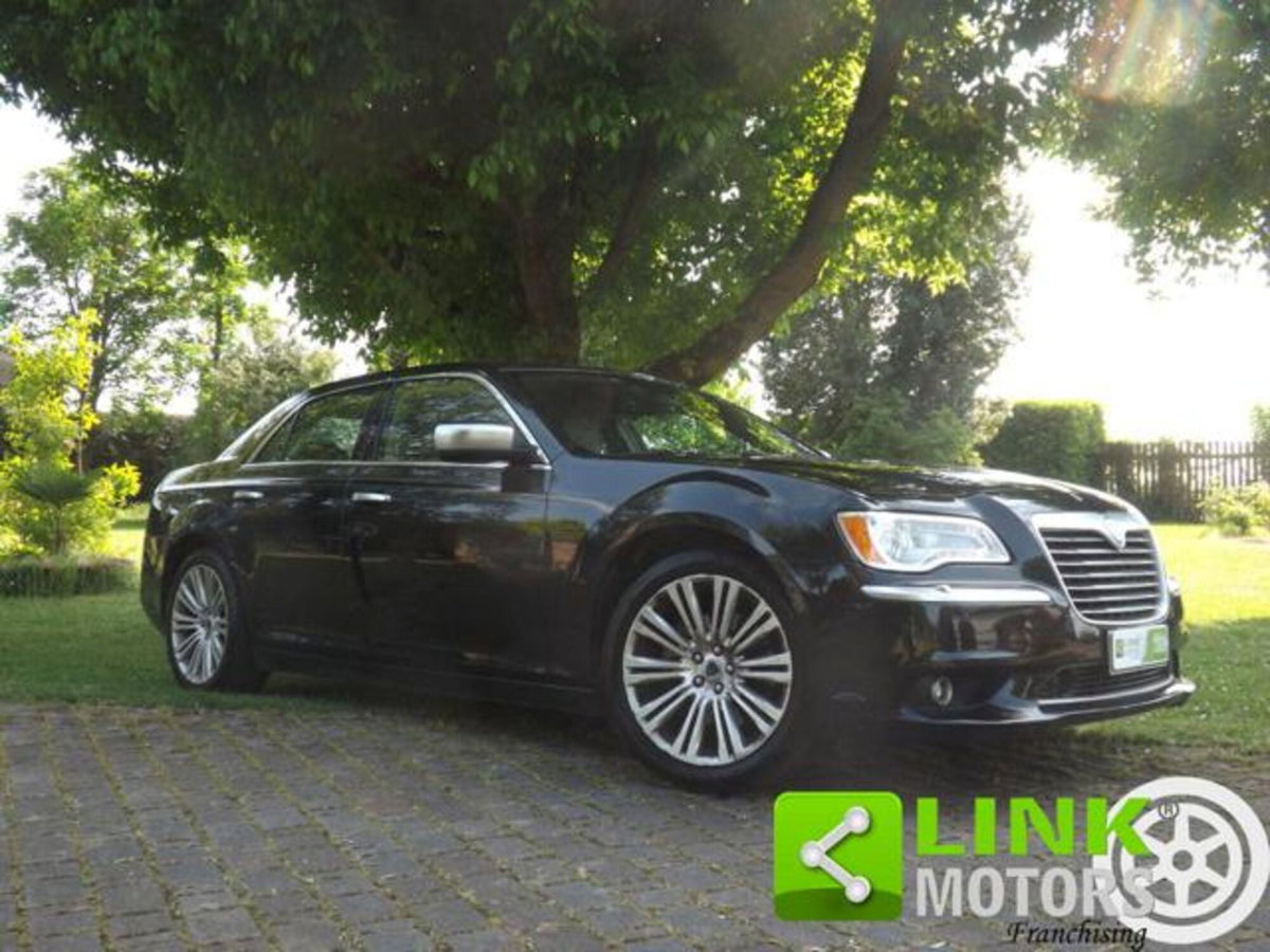 Lancia Thema 3.0 V6 Multijet II 239 CV Executive (2)