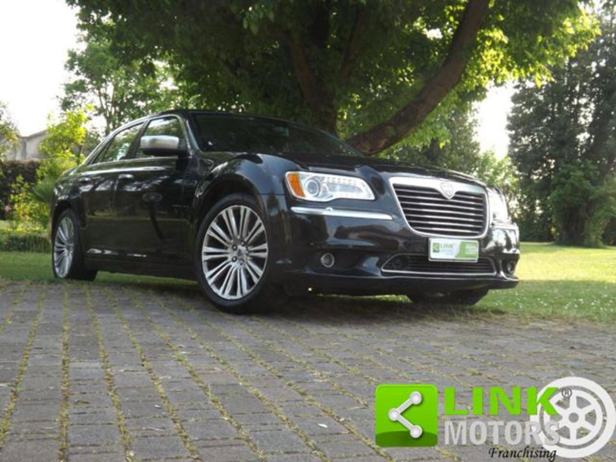 Lancia Thema 3.0 V6 Multijet II 239 CV Executive (3)
