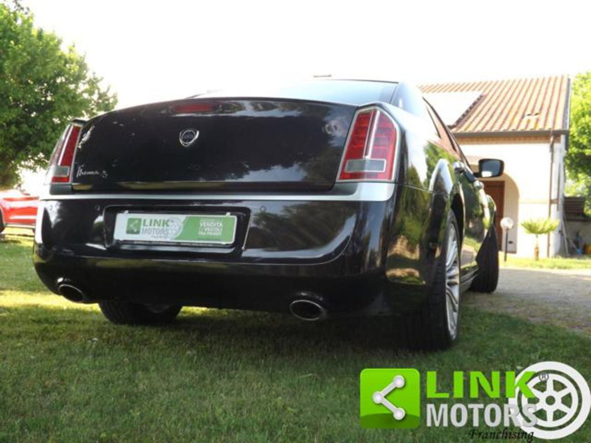 Lancia Thema 3.0 V6 Multijet II 239 CV Executive (7)