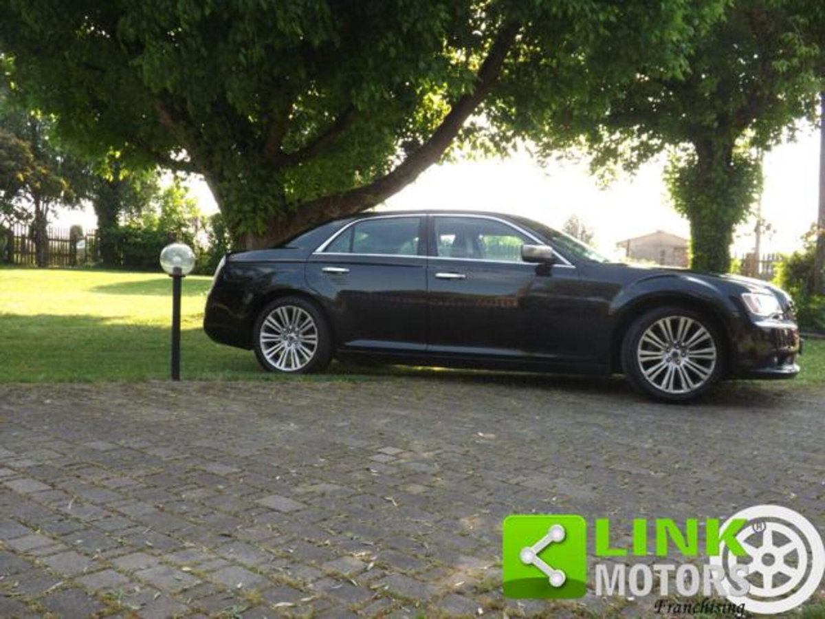 Lancia Thema 3.0 V6 Multijet II 239 CV Executive (8)