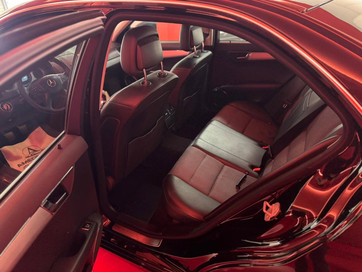 Mercedes-Benz Classe C 220 CDI BlueEFFICIENCY Avantgarde (10)