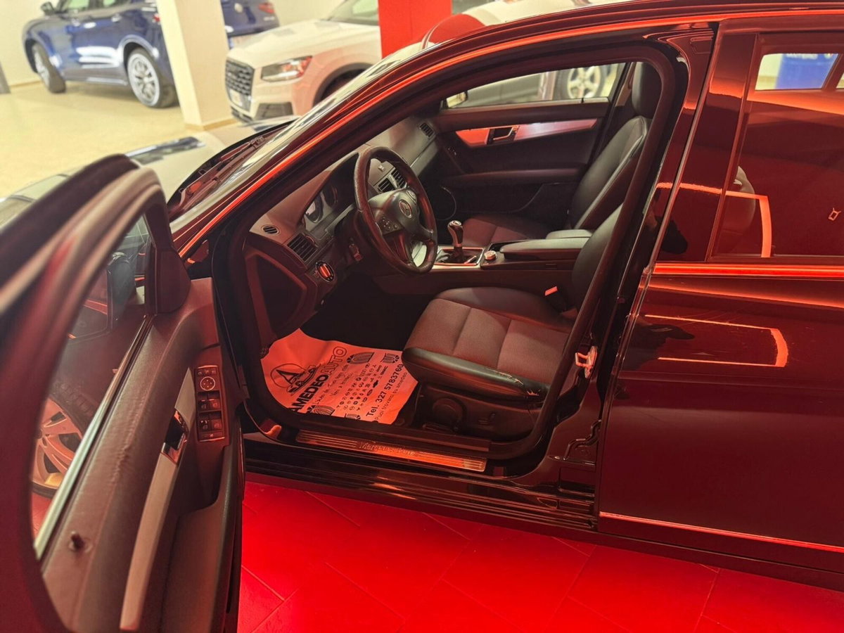 Mercedes-Benz Classe C 220 CDI BlueEFFICIENCY Avantgarde (8)