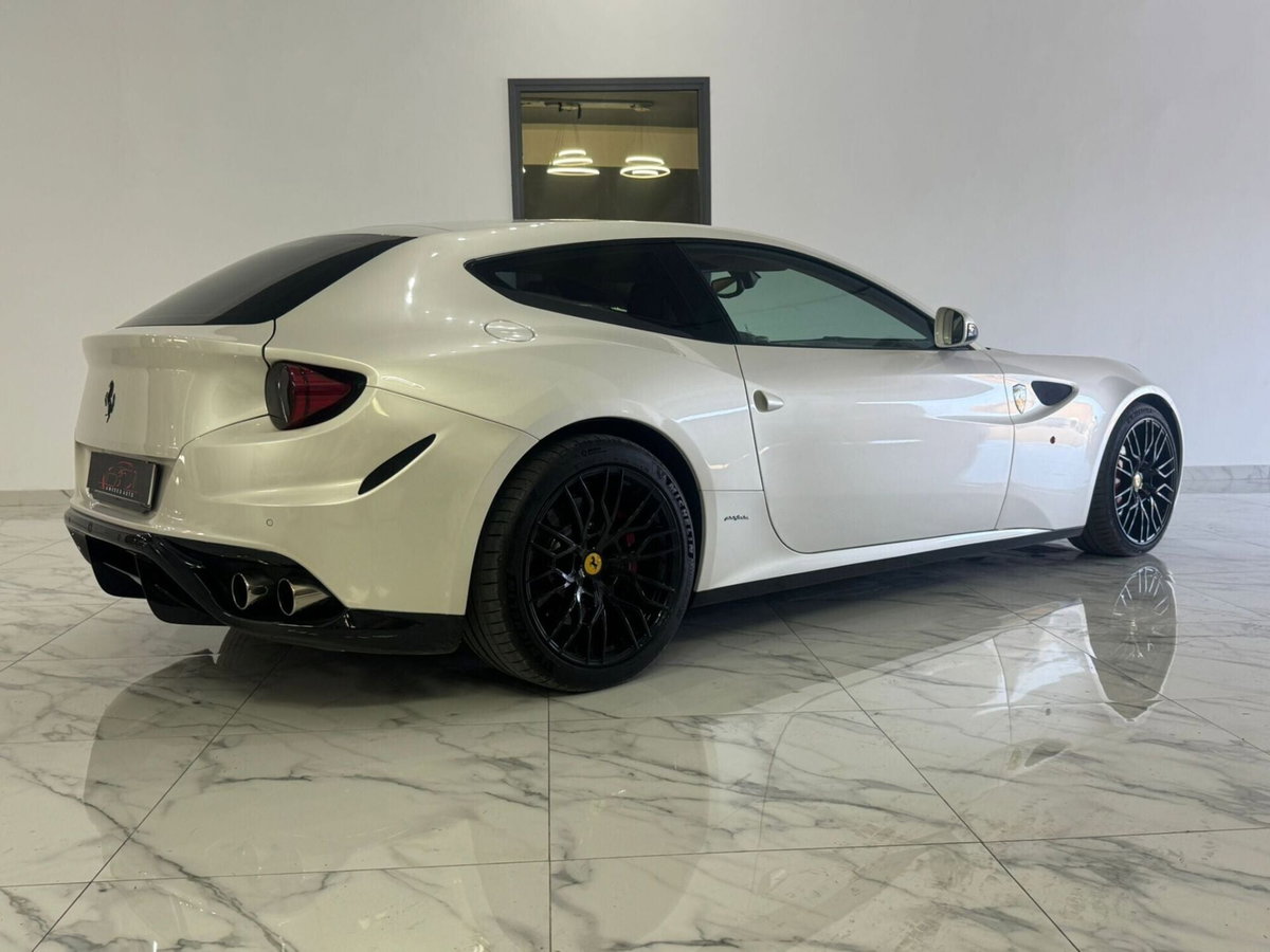 Ferrari FF Coupé FF DCT (10)