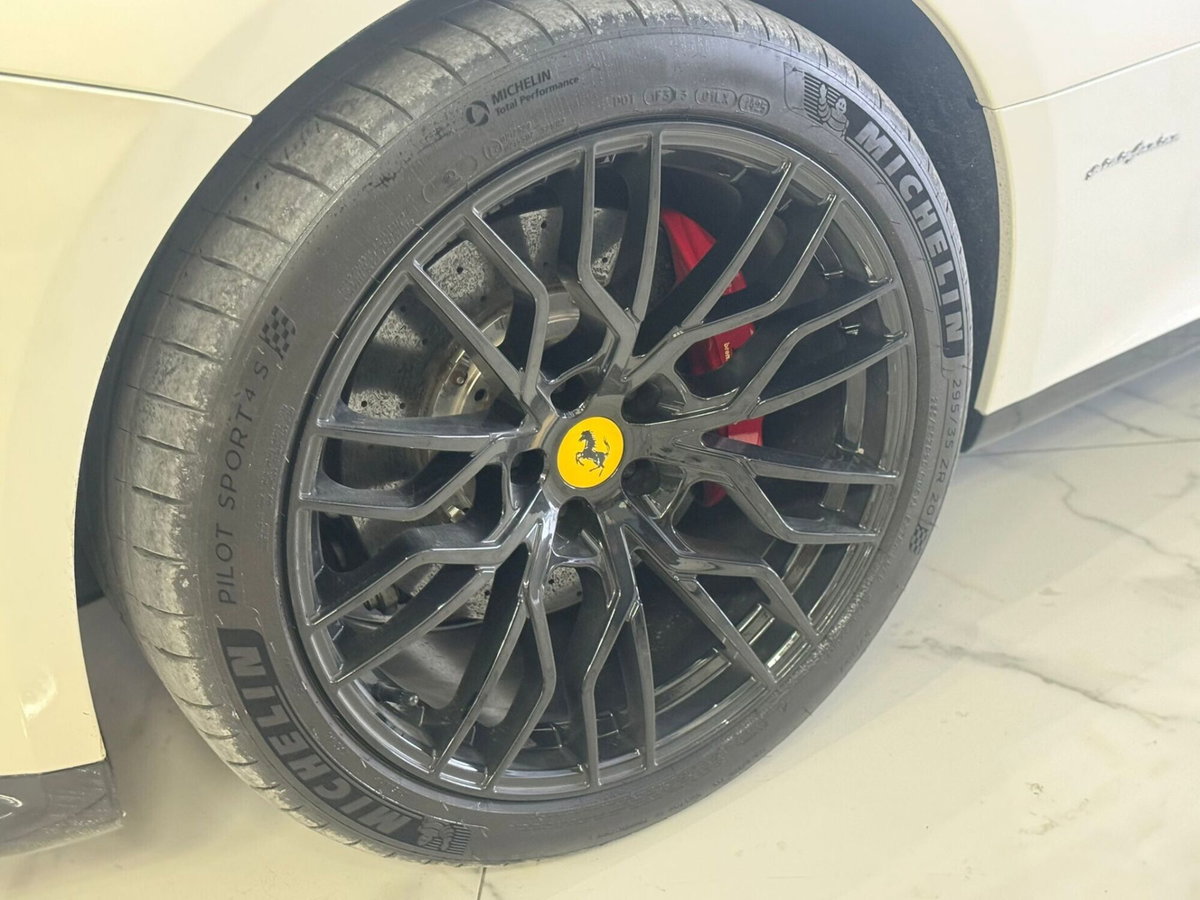Ferrari FF Coupé FF DCT (12)