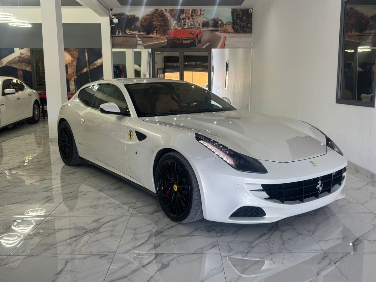 Ferrari FF Coupé FF DCT (3)
