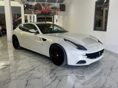 Ferrari FF Coupé FF DCT (4)
