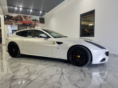 Ferrari FF Coupé FF DCT (8)