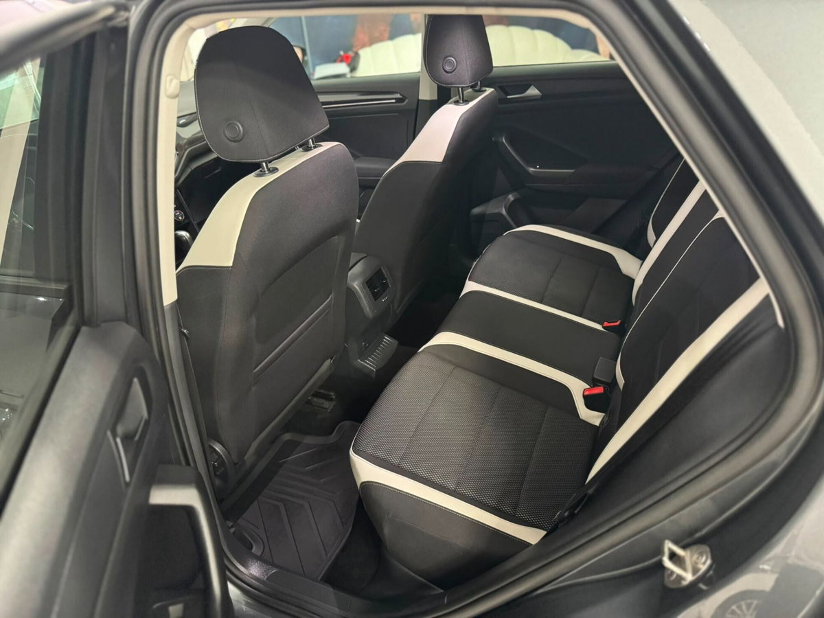 Volkswagen T-Roc 2.0 TDI SCR 4MOTION Advanced BlueMotion Technology (5)