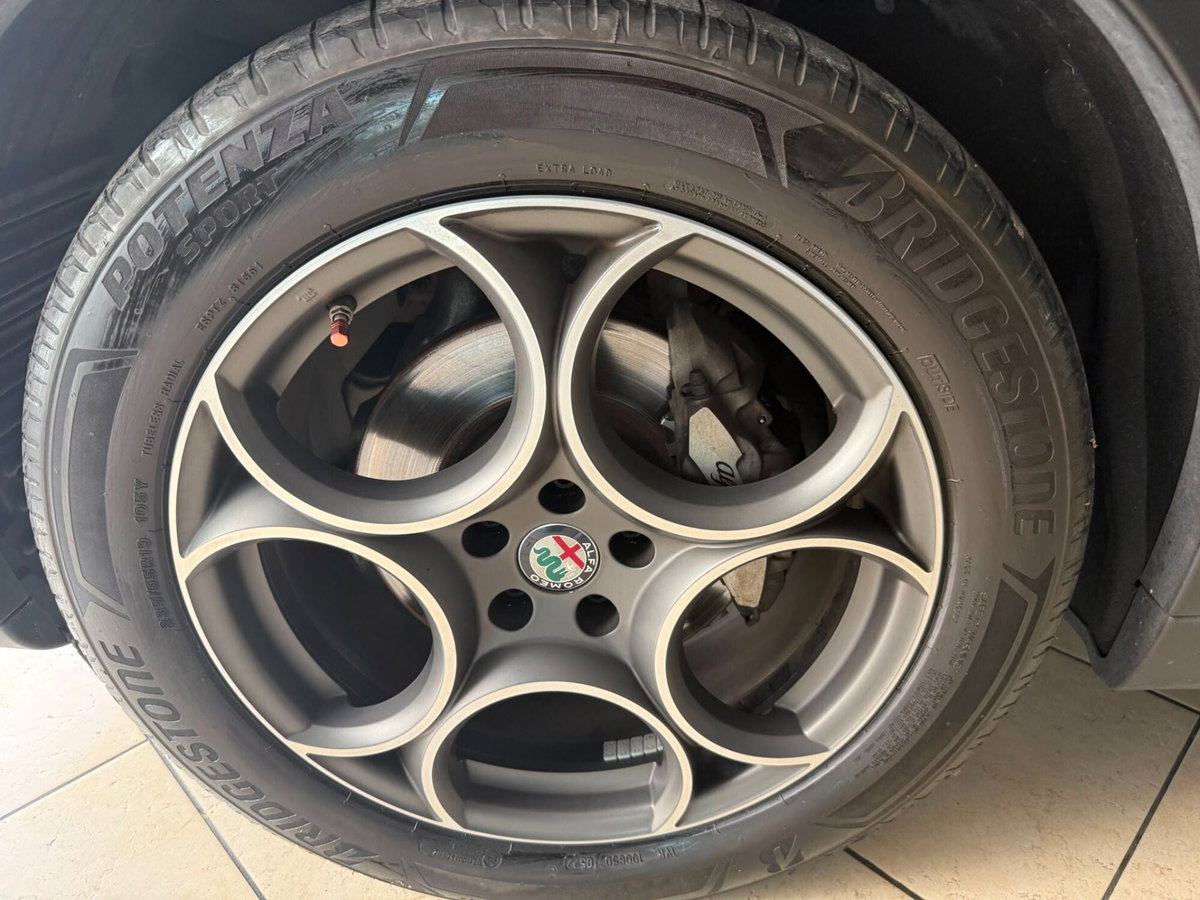 Alfa Romeo Stelvio Stelvio 2.2 Turbodiesel 190 CV AT8 Q4 Ti (19)