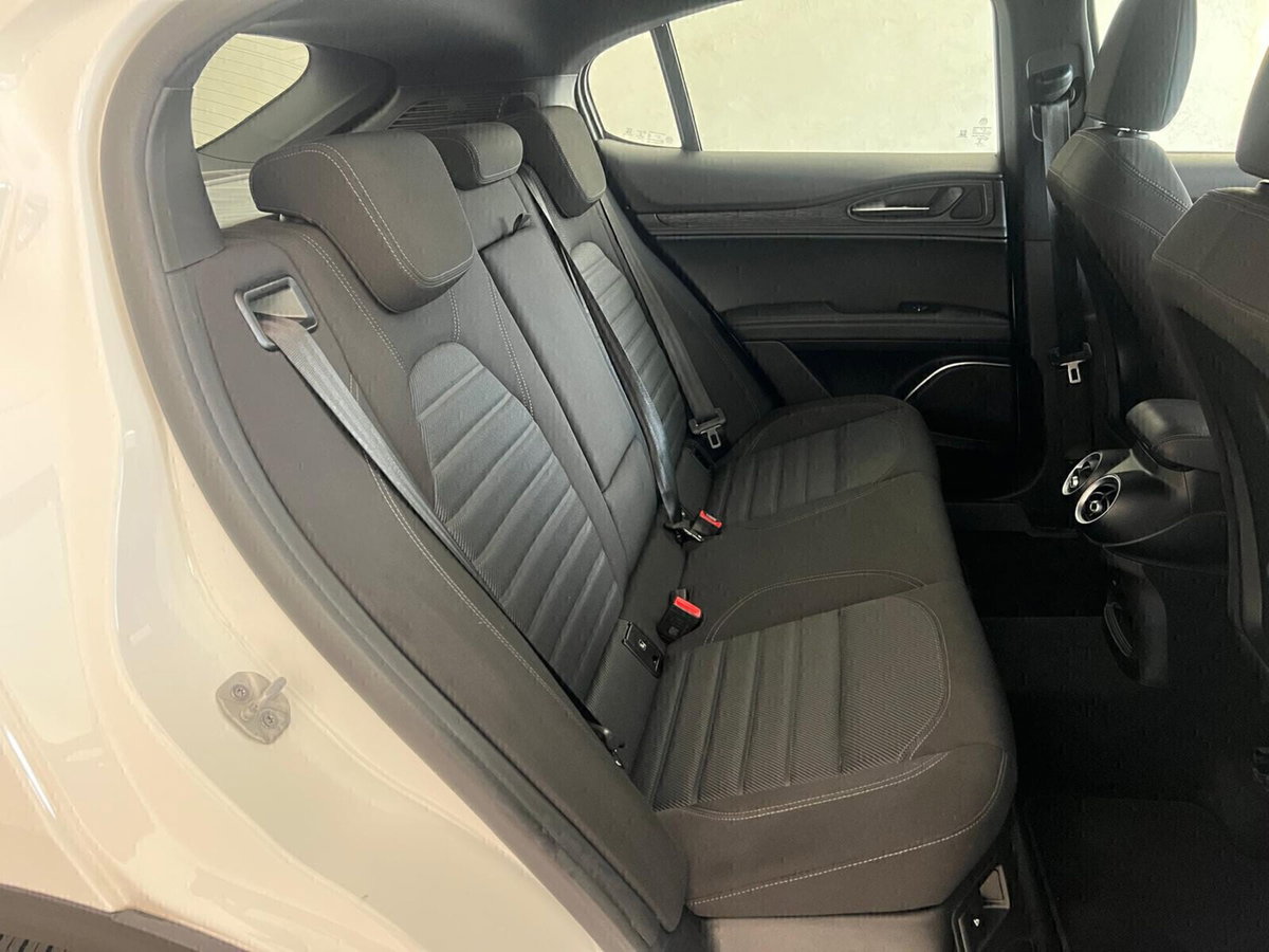 Alfa Romeo Stelvio Stelvio 2.2 Turbodiesel 190 CV AT8 Q4 Ti (17)