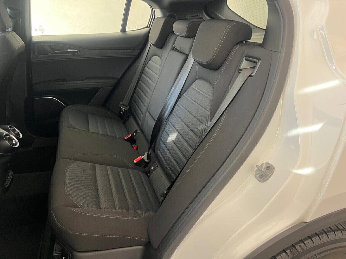 Alfa Romeo Stelvio Stelvio 2.2 Turbodiesel 190 CV AT8 Q4 Ti (18)