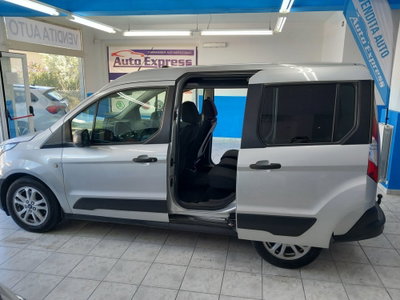 Ford Tourneo Connect 1.5 TDCi 120 CV Titanium (13)