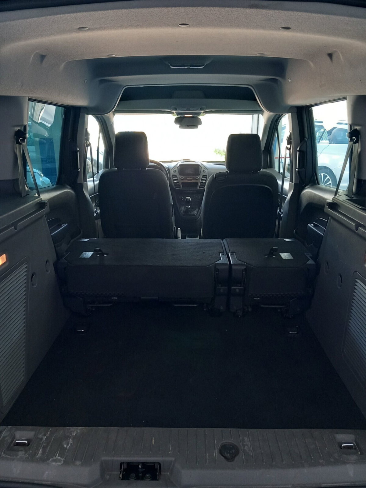 Ford Tourneo Connect 1.5 TDCi 120 CV Titanium (14)