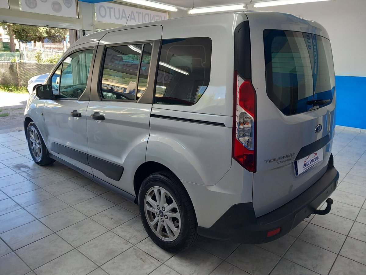 Ford Tourneo Connect 1.5 TDCi 120 CV Titanium (4)