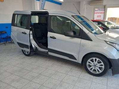 Ford Tourneo Connect 1.5 TDCi 120 CV Titanium (9)