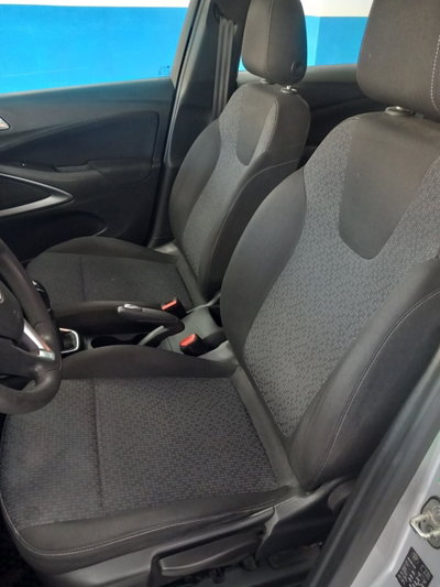 Opel Crossland X 1.2 12V Advance (9)