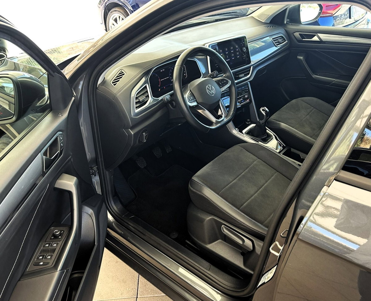 Volkswagen T-Roc 2.0 tdi Style 115cv (2)