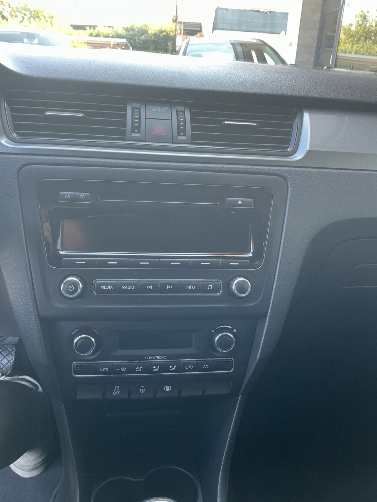 Skoda Rapid TDI CR 90 CV Elegance (9)