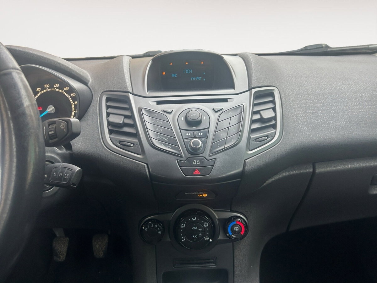 Ford Fiesta 1.6 TDCi 95CV 3 porte  Entry (12)