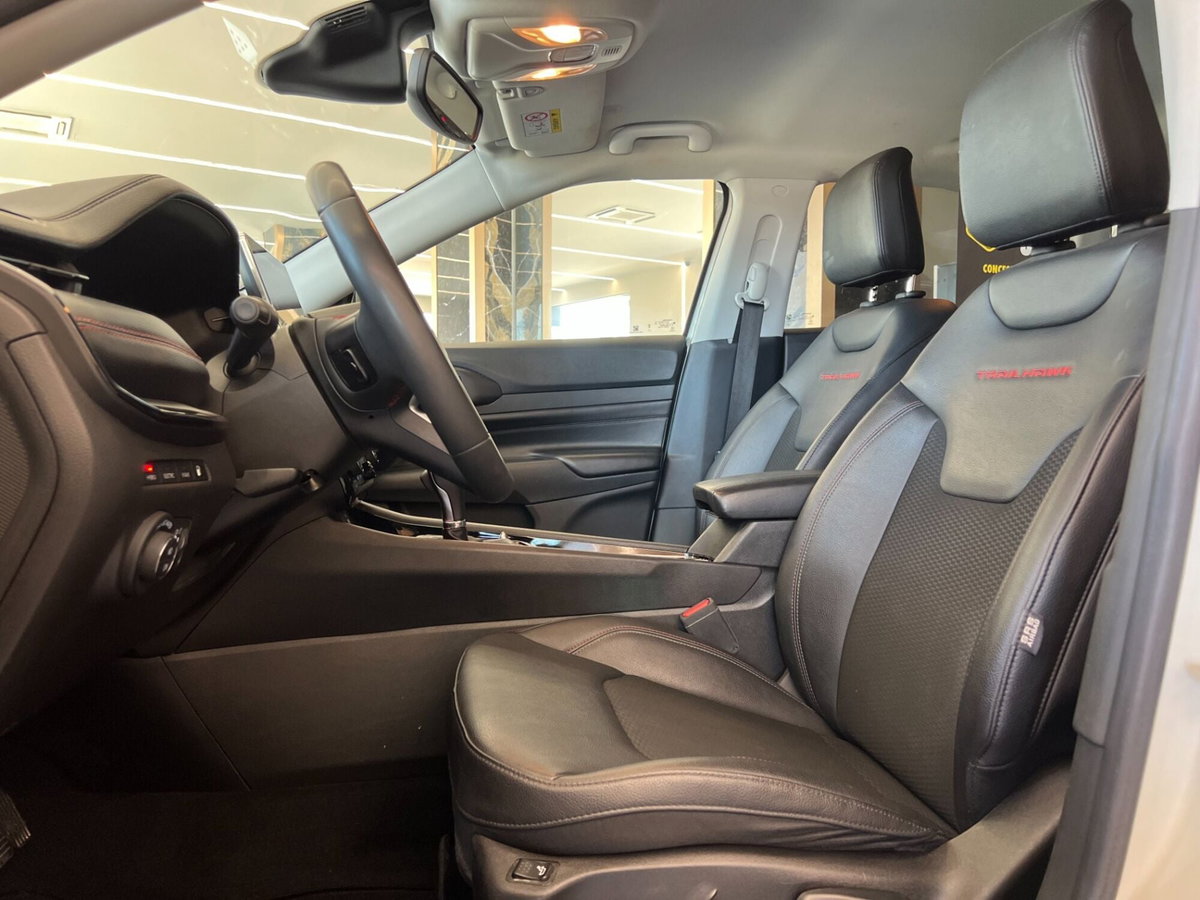 Jeep Compass 1.3 T4 240CV PHEV AT6 4xe Trailhawk (11)