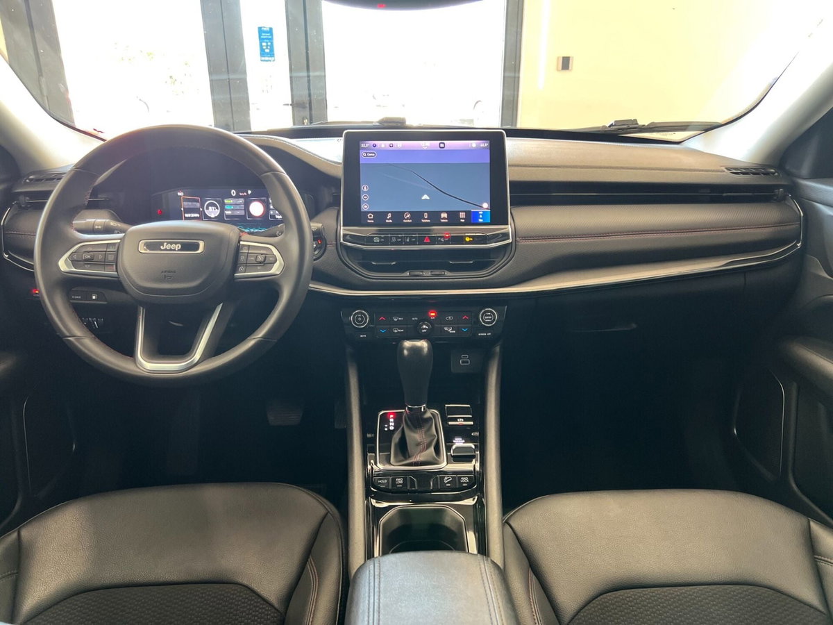 Jeep Compass 1.3 T4 240CV PHEV AT6 4xe Trailhawk (13)