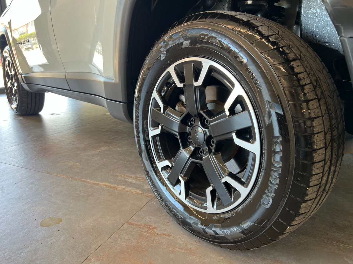 Jeep Compass 1.3 T4 240CV PHEV AT6 4xe Trailhawk (8)