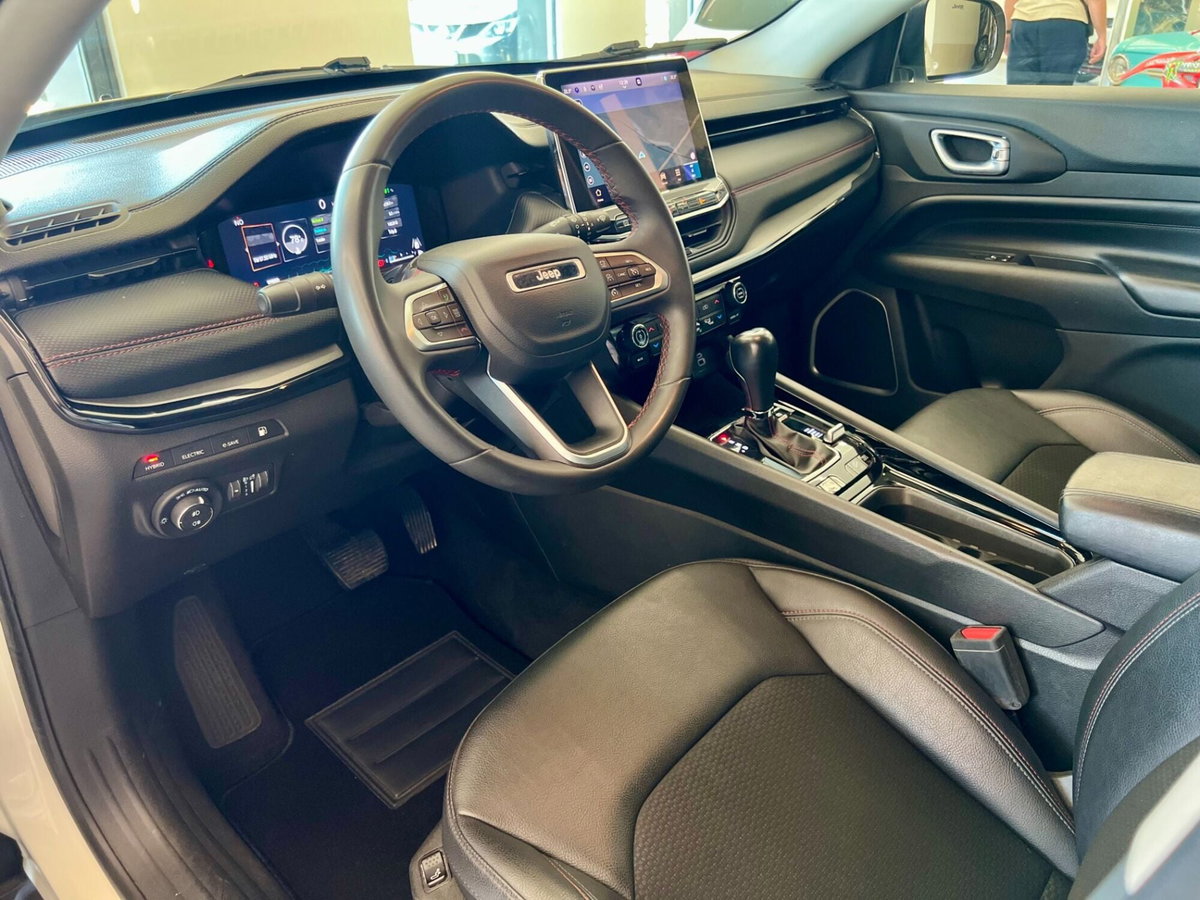 Jeep Compass 1.3 T4 240CV PHEV AT6 4xe Trailhawk (9)