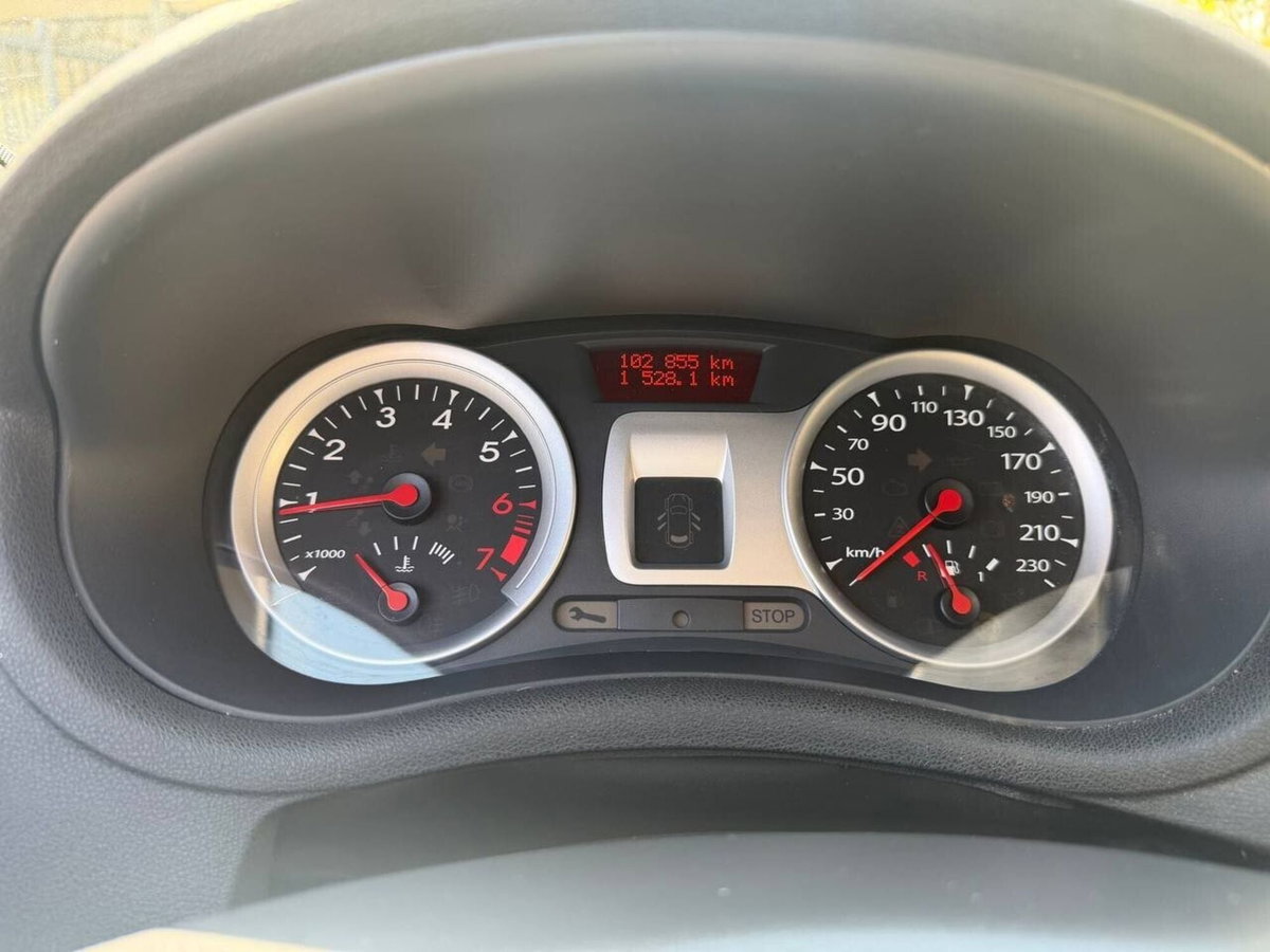 Renault Clio 1.2 16V 5 porte Dynamique (10)