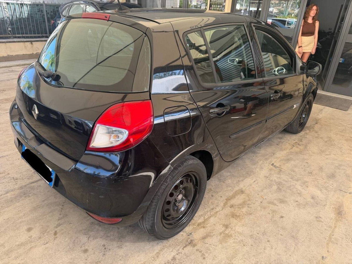 Renault Clio 1.2 16V 5 porte Dynamique (5)