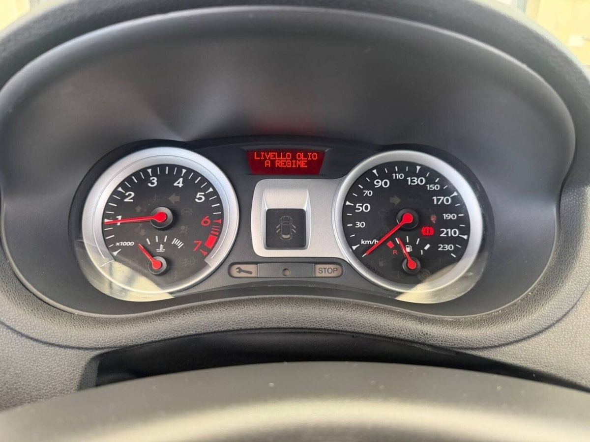 Renault Clio 1.2 16V 5 porte Dynamique (9)