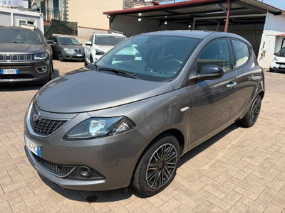 Lancia Ypsilon 1.0 FireFly 5 porte S&S Hybrid Ecochic Gold usata