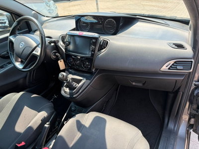 Lancia Ypsilon 1.0 FireFly 5 porte S&S Hybrid Ecochic Gold (5)