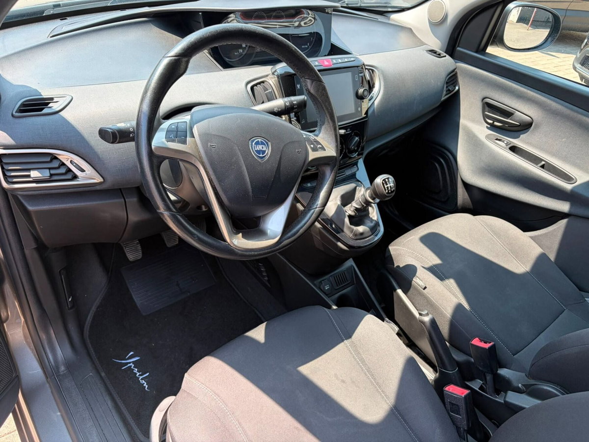 Lancia Ypsilon 1.0 FireFly 5 porte S&S Hybrid Ecochic Gold (6)