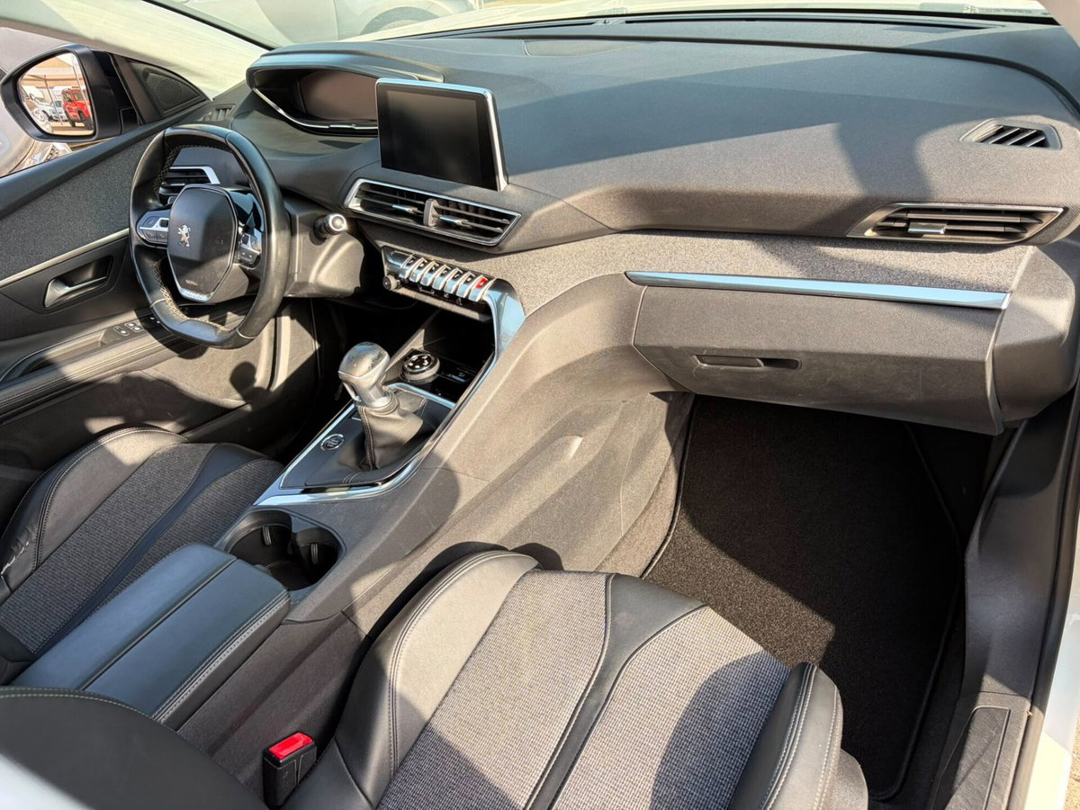Peugeot 3008 BlueHDi 130 S&S Allure (7)