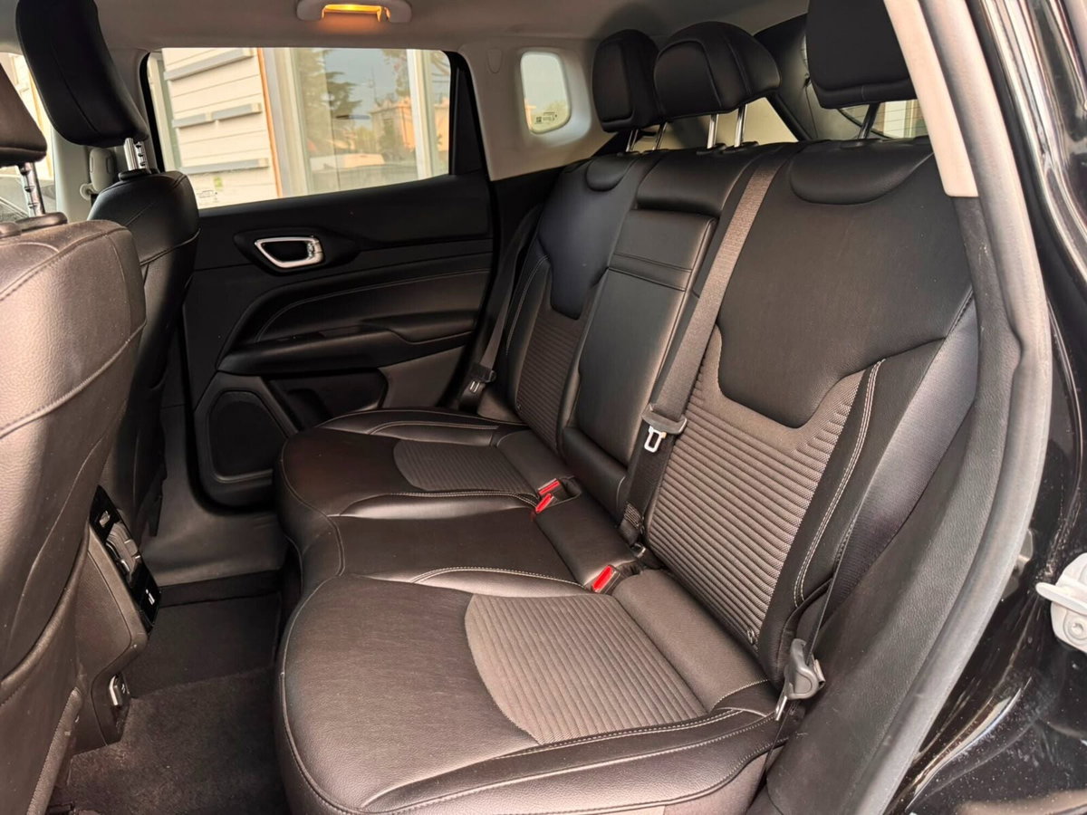 Jeep Compass 1.6 Multijet II 2WD Limited (14)