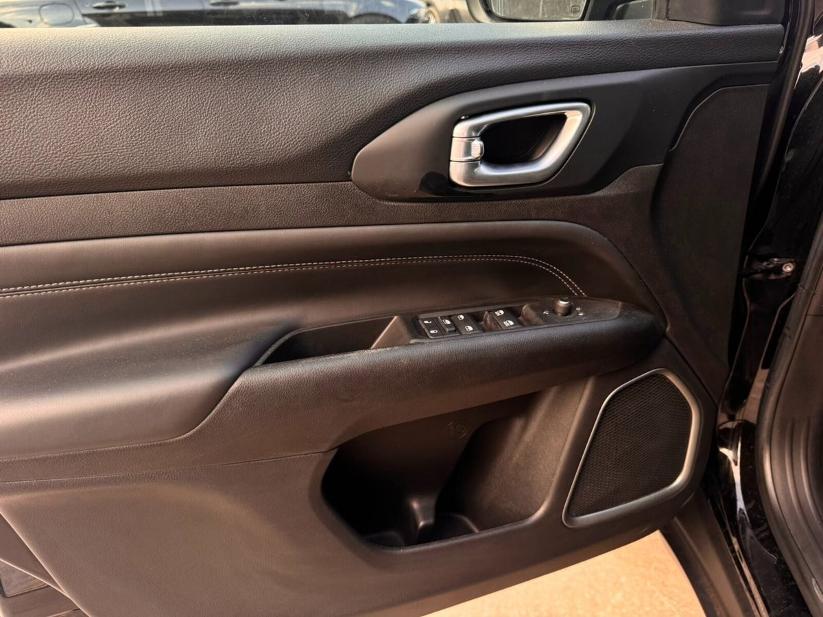 Jeep Compass 1.6 Multijet II 2WD Limited (15)