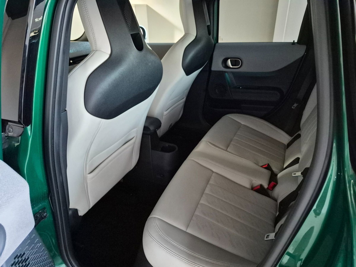 MINI Mini 5p 1.5 C Favoured auto (14)
